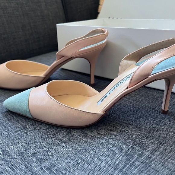 Manolo Blahnik Carolyne Mid-Heel Slingback Pump